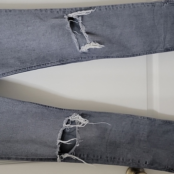 Zara Gray High Rise, Split Hem Distressed Size 6 Jeans, Gently Used Condition - Picture 13 of 15